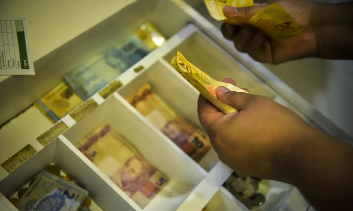 Governo lança Novo Desenrola Brasil para aliviar dívidas de famílias, estudantes e pequenas empresas (dia 4 de maio de 2026)