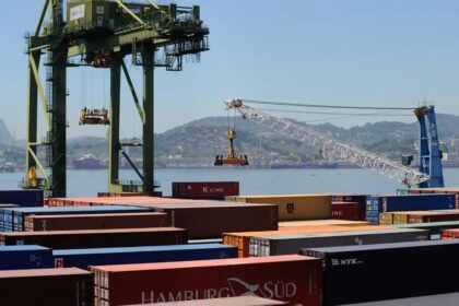 Tarifa adicional de 25% sobre produtos brasileiros preocupa indústria nacional (06/06)