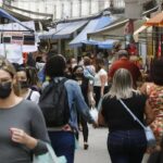 Índice de Confiança do Consumidor recua 0,4 ponto em julho, atingindo menor patamar desde março