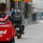 CAIXA e iFood lançam linha de crédito para entregadores de motos e bicicletas elétricas