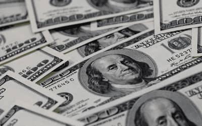 Dólar opera perto da estabilidade após suspensão dos ataques ao Irã (3)