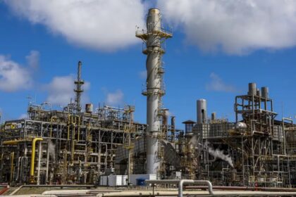 Indústria Química Brasileira Busca Diversificar Mercados e Resistir ao Comércio Exterior