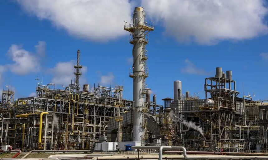 Indústria Química Brasileira Busca Diversificar Mercados e Resistir ao Comércio Exterior