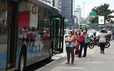 SRAG continua a diminuir em boa parte do país, mas alerta permanece em algumas unidades da federação