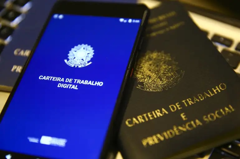 Maioria dos trabalhadores brasileiros não acredita em perda de emprego nos próximos seis meses (sexta-feira, 14)