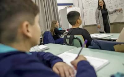 Piso do magistério pode gerar aumento de gastos para municípios com efeito cascata, alerta CNM