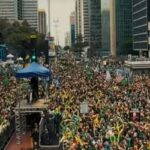 Manifestações de grupos de direita e de esquerda movimentam cidades brasileiras nesta segunda-feira (7)