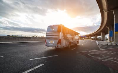 Dicas essenciais para quem contrata fretamento rodoviário