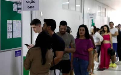 Flávio Bolsonaro lidera primeiro turno das eleições de 2026 com alta abstenção