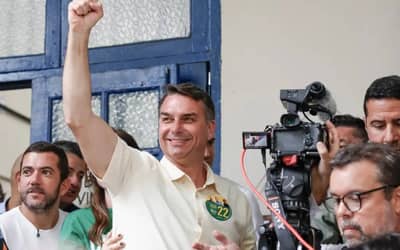 Flávio Bolsonaro lidera Lula nas pesquisas pós‑primeiro turno das eleições de 2026