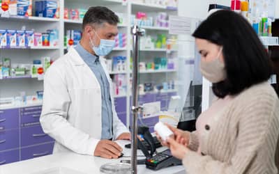 Piso salarial dos farmacêuticos: CNM alerta para impacto de R$ 309 milhões por ano nos cofres municipais