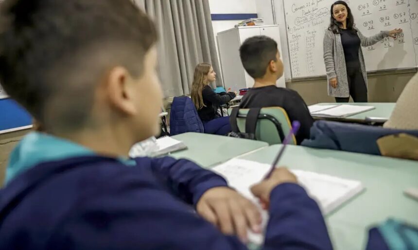 STF define prazo para aplicação do piso nacional do magistério a professores temporários