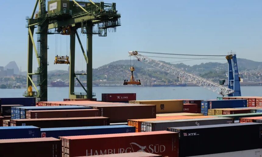Tarifaço dos EUA causa perdas recordes nas exportações de São João da Barra e outras cidades brasileiras
